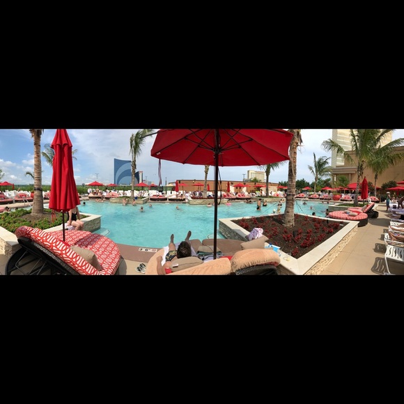 Meet your Posher, Laura - Picture 1 of 1